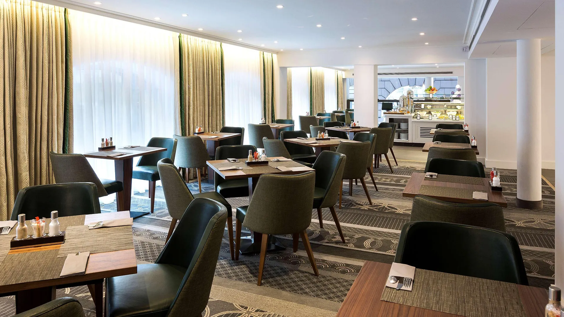 Hilton Opera Hotel 4*