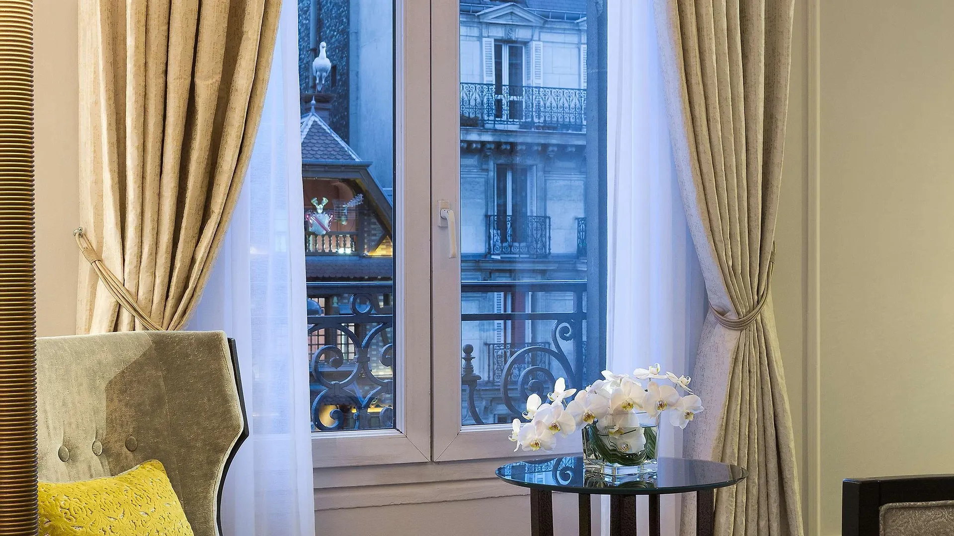 Hilton Opera